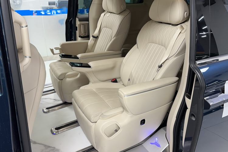 Used VOYAH Dream 2025 PHEV Four-Wheel-Drive Flagship Version – Qiankun Edition
