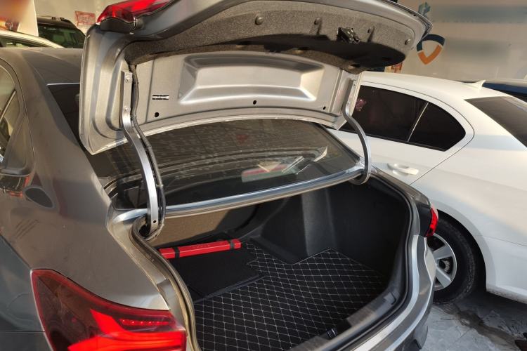 Used Chevrolet Cavalier 2020 Redline 325T Automatic Xinshang Edition China VI Standard
