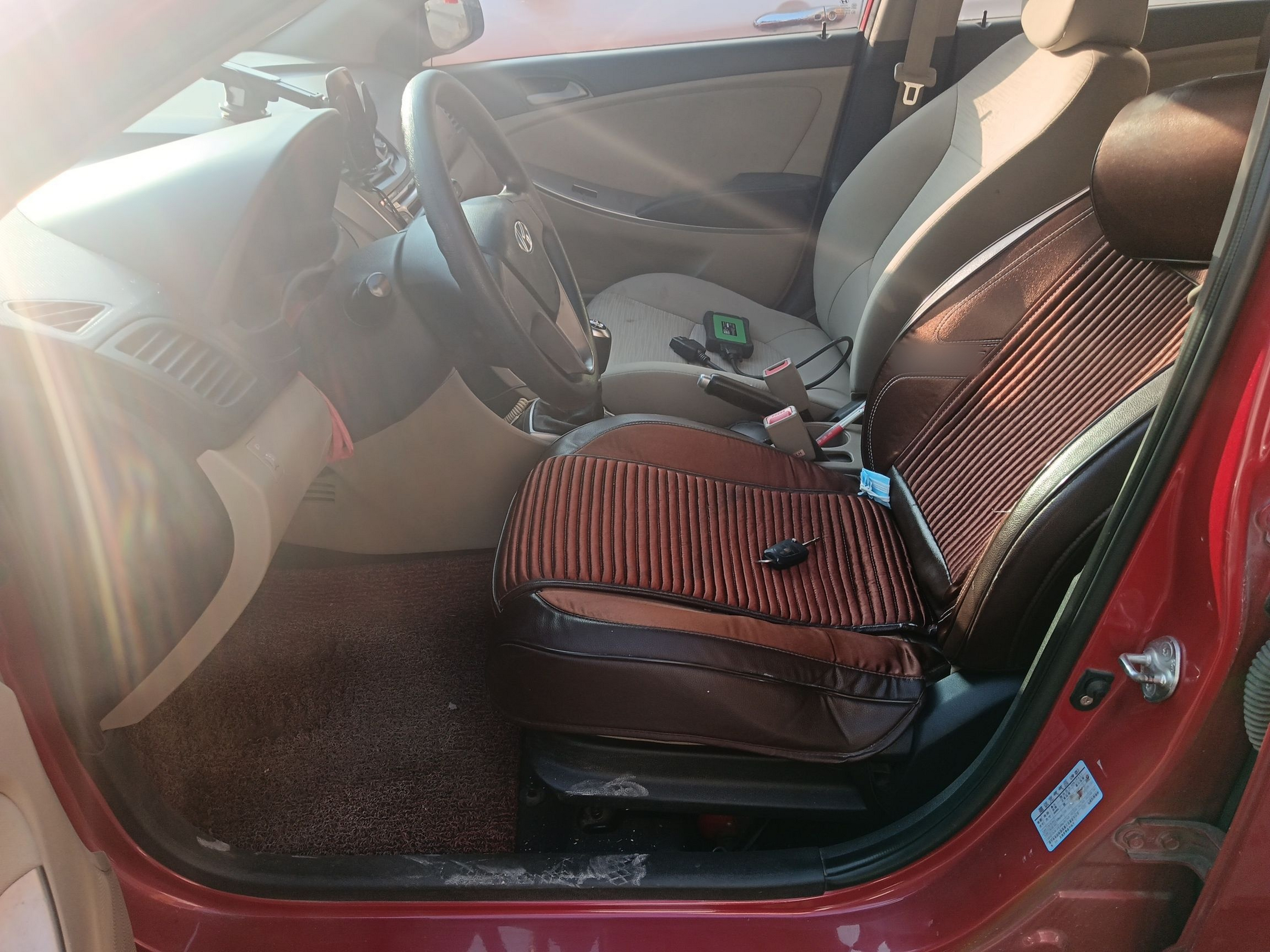 Переднее сиденье в автомобиле