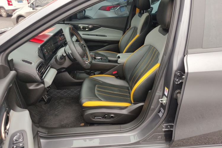 Used GAC Trumpchi EMPOW 2022 270T DCT J16 R-Style Track Edition
