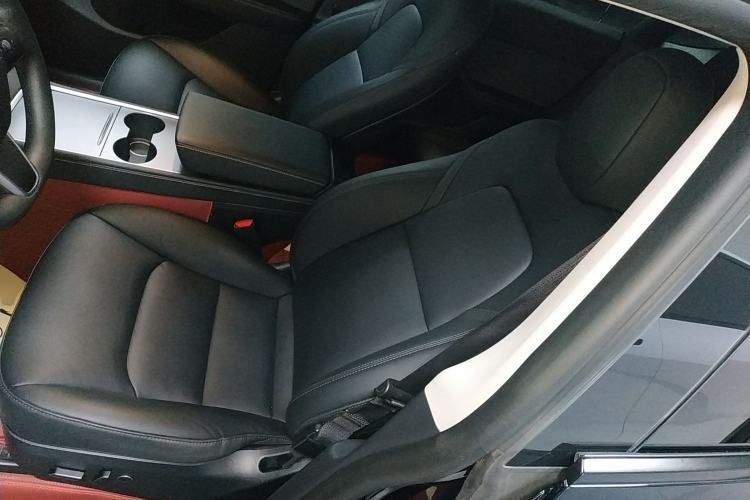 Used Tesla Model Y 2023 Long-Range All-Wheel-Drive Version
