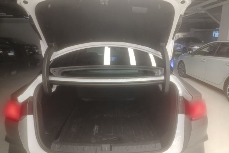 Used BYD Qin L 2025 DM-i Smart Drive 120KM Leading Model