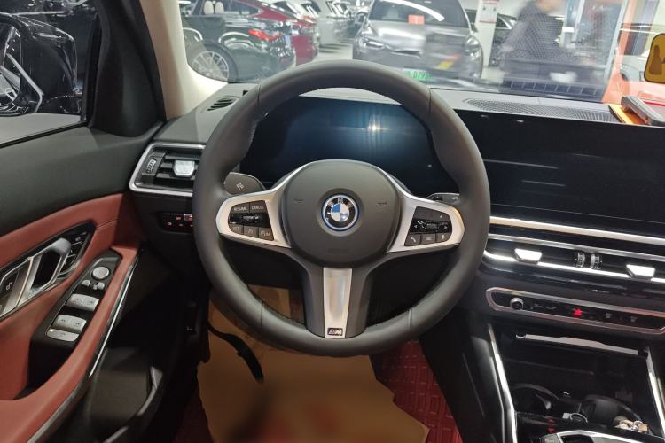 Used BMW i3 2024 eDrive 35 L
