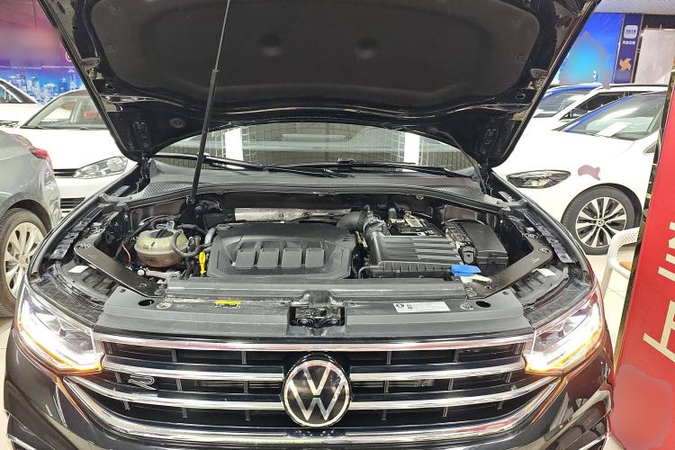 Used Volkswagen Tiguan L 2023 330TSI Automatic Two-Wheel Drive R-Line Enjoyment Edition
