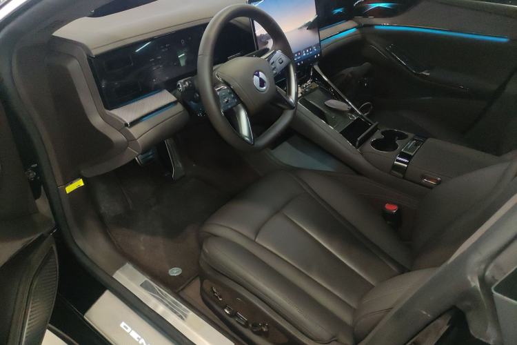 Used Denza Z9 2024 1100 km All-Wheel-Drive Ultra Version