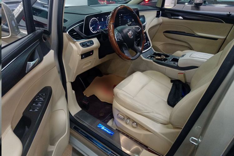 Used Buick GL8 2022 ES Landtrek 653T Luxury Edition