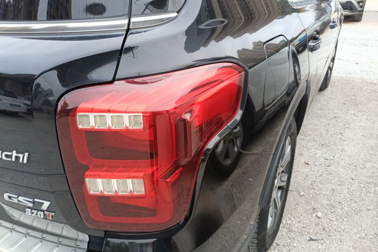 Used GAC Trumpchi GS7 2017 320T Two-Wheel-Drive Luxury Smart Connectivity Model
