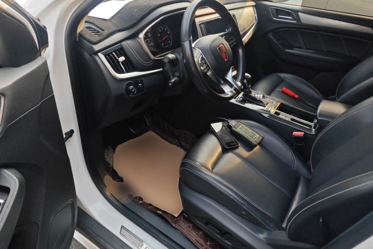 Used Roewe RX5 2016 20T Two-Wheel Drive Automatic Internet Smart Edition
