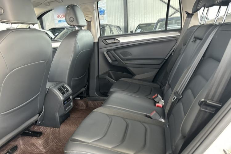 Used Volkswagen Tiguan L 2019 Revised 330TSI Automatic Two-Wheel Drive Smart & Luxury Edition China VI Standard
