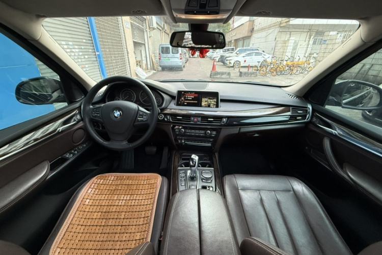 Used BMW X5 2015 xDrive28i
