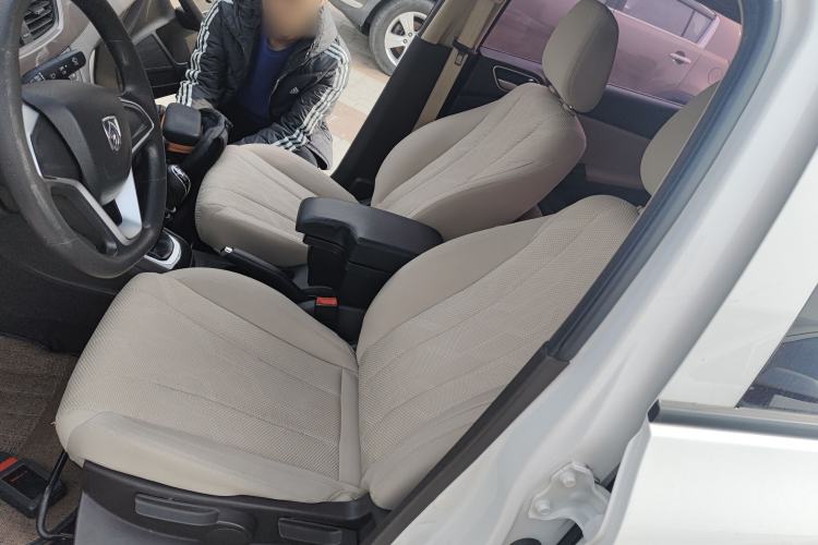 Used Baojun 310W 2017 1.5L Manual Comfort Version China VI Emission Standard
