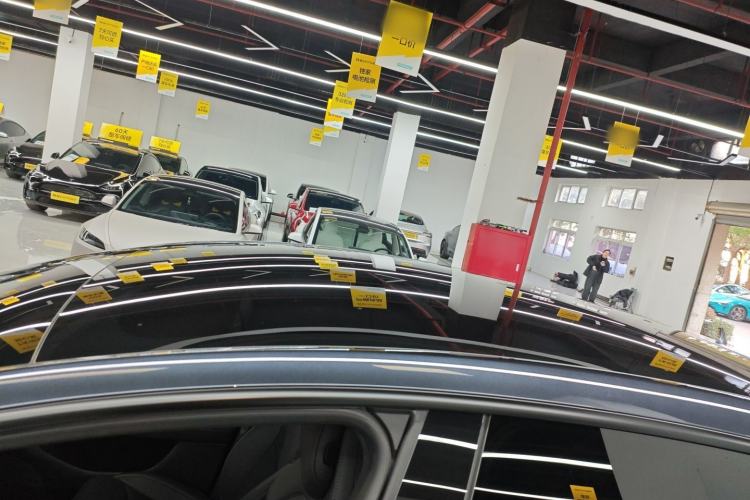 Used Tesla Model Y L 2025 Long-Range All-Wheel-Drive Version