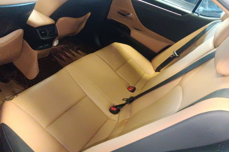 Used Lexus ES 2021 200 Excellence Edition