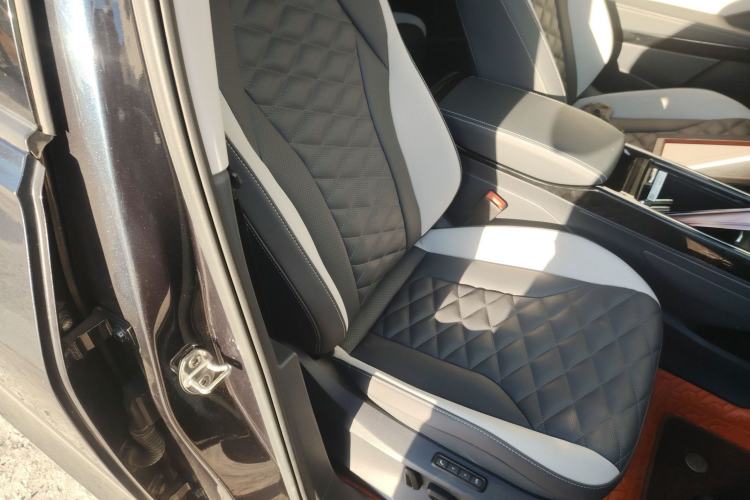 Used Volkswagen ID.6 CROZZ 2022 Long-Range PRO Edition