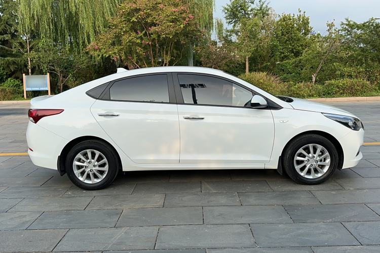 Used Hyundai Verna 2016 1.4L Manual Cool Edition GLS
