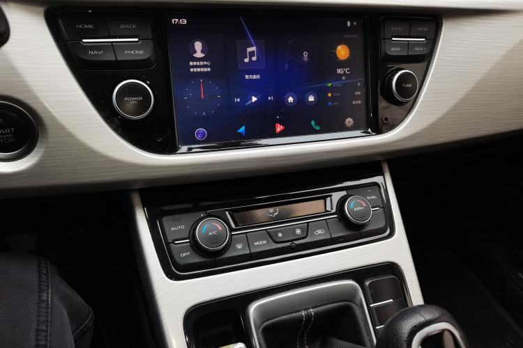 Used Geely Auto Emgrand X7 Sport 2018 1.8TD Manual Two-Wheel Drive Zhiya Model
