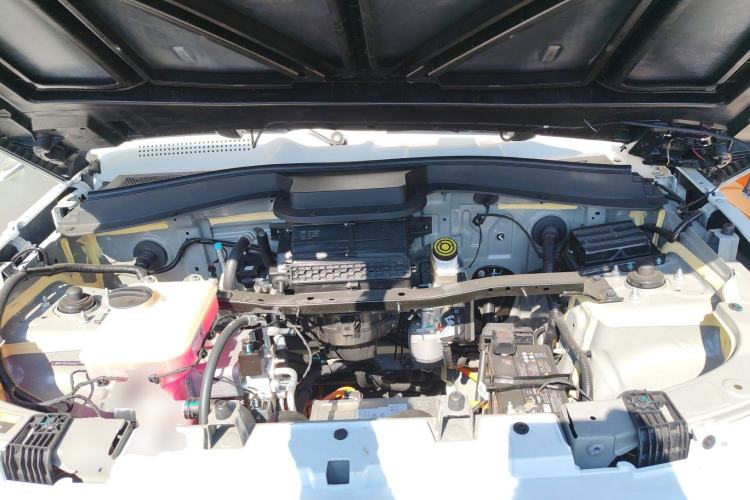 Used  V23 2025 401 Two-Wheel Drive Advanced Edition
