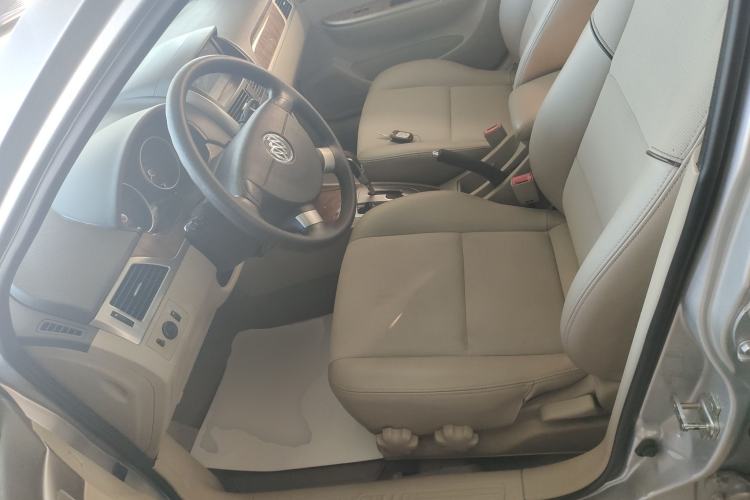 Used Buick Excelle 2015 1.5L Automatic Classic Model
