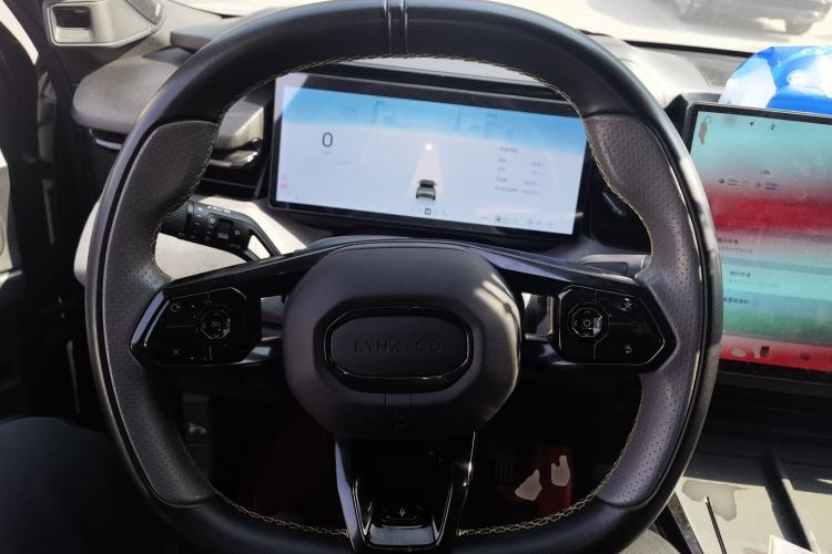 Used Lynk & Co 08 EM-P 2023 120km Long-Range Halo