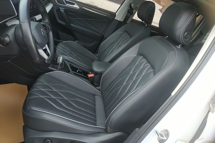 Used Volkswagen Tiguan L 2023 Restyled 330TSI Automatic Two-Wheel Drive R-Line Enhanced Comfort Version