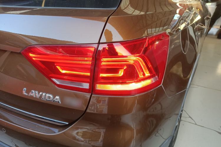 Used Volkswagen Cross Lavida 2014 1.4TSI DSG
