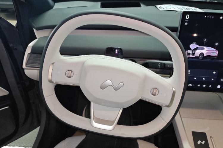 Used ONVO L60 2024 60 kWh Rear-Drive Version