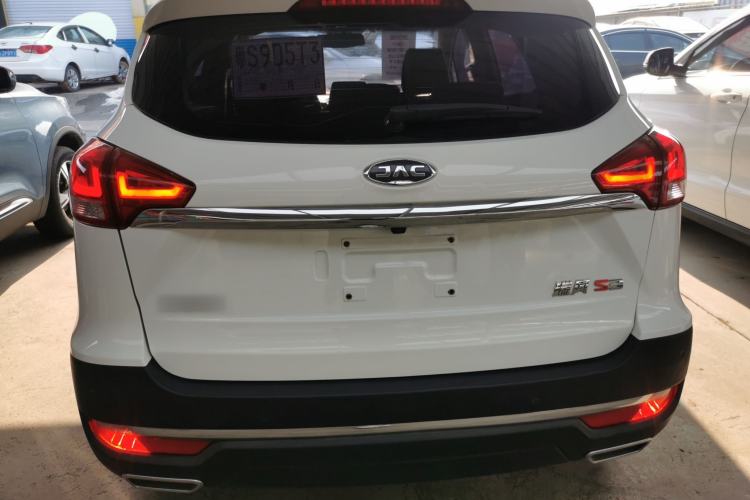 Used  Refine S3 2018 Custom Edition 1.5L Manual Luxury Smart Model
