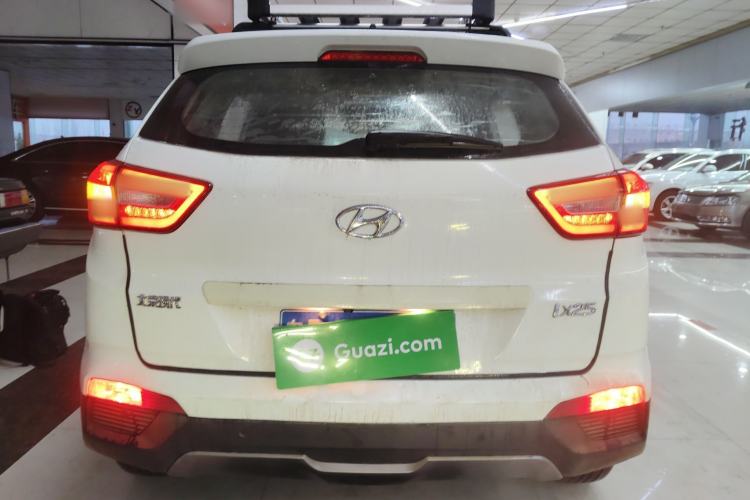 Used Hyundai ix25 2015 1.6L Automatic Two-Wheel-Drive Deluxe DLX Model