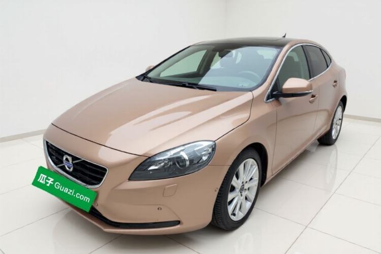 Used Volvo V40 2014 2.0T Zhiya Edition

