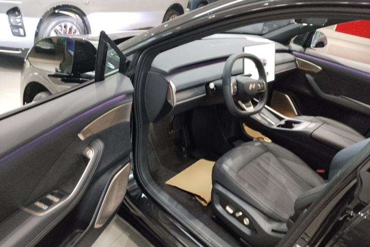 Used ONVO L60 2024 60 kWh Rear-Drive Version