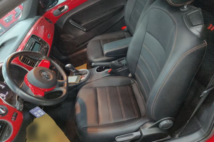 Used Volkswagen Beetle 2015 180TSI model
