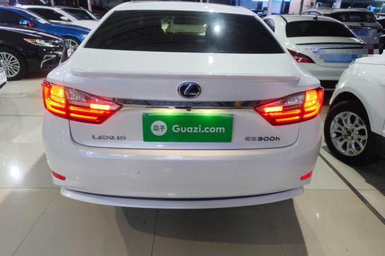 Used Lexus ES 2015 300h Comfort Edition