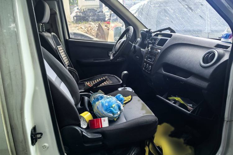 Used Winnerway EM60 2020 KMT5030XXYBEV Van with Flat Roof and Rear-Hinged Doors
