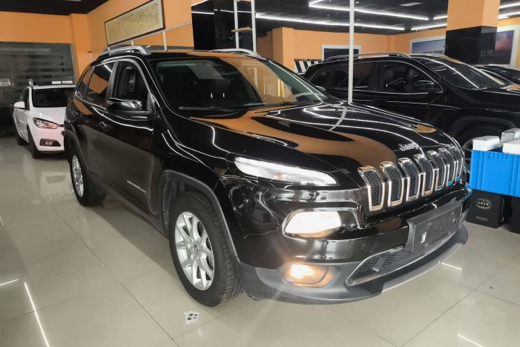Used  Cherokee 2017 2.0L Superior Edition
