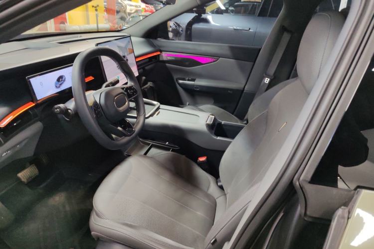 Used Lynk & Co 07 2024 EM-P 126 Long-Range Halo
