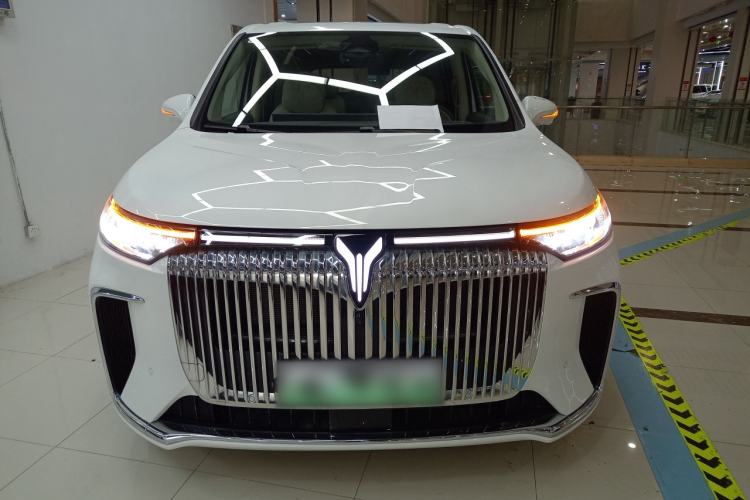 Used VOYAH Dream 2025 PHEV Four-Wheel Drive Prestige Kunpeng Edition

