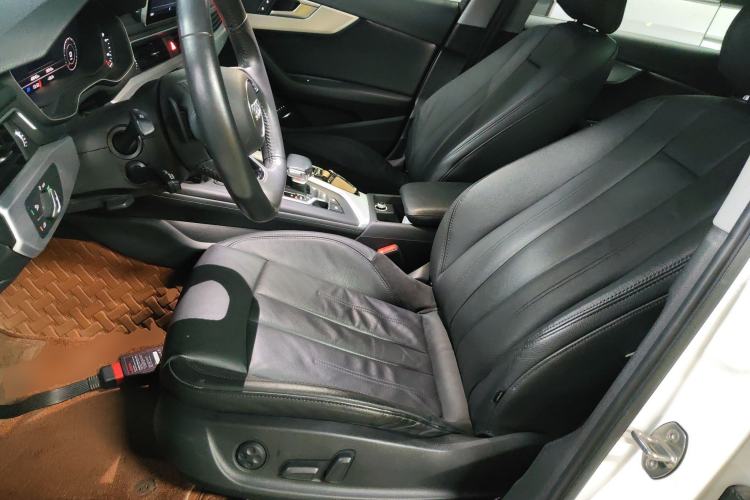 Used Audi A4L 2019 40 TFSI Fashion Edition China VI Emission Standard
