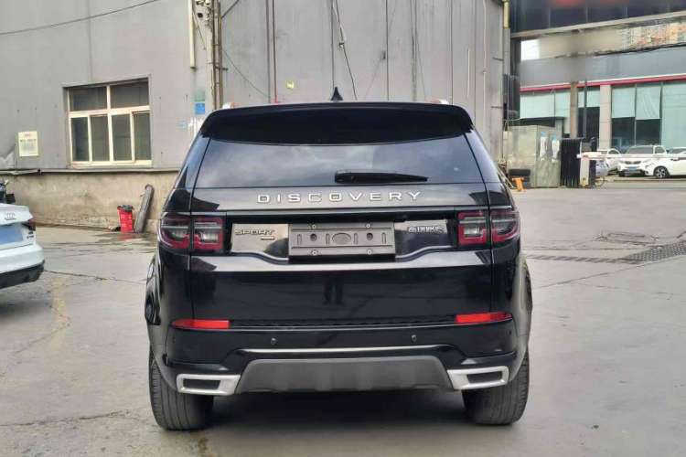 Used Land Rover Discovery Sport 2022 Revised Version 200 PS Family Edition 5 Seats
