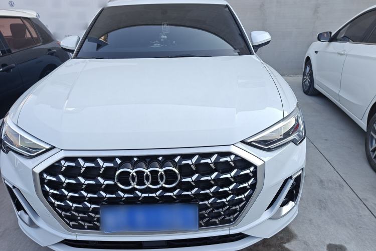 Used Audi Q3 2024 40 TFSI Fashion Dynamic Model