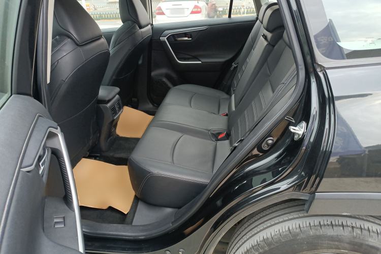 Used Toyota Wildlander 2022 2.0L CVT Two-Wheel Drive Luxury Edition
