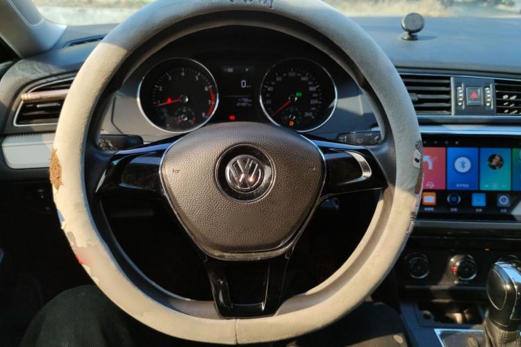 Used Volkswagen Lamando 2015 230TSI DSG Fashion Edition
