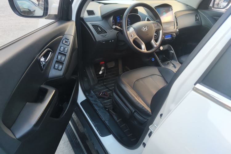 Used Hyundai ix35 2013 2.0L Automatic Two-Wheel Drive Smart GLS China IV Standard
