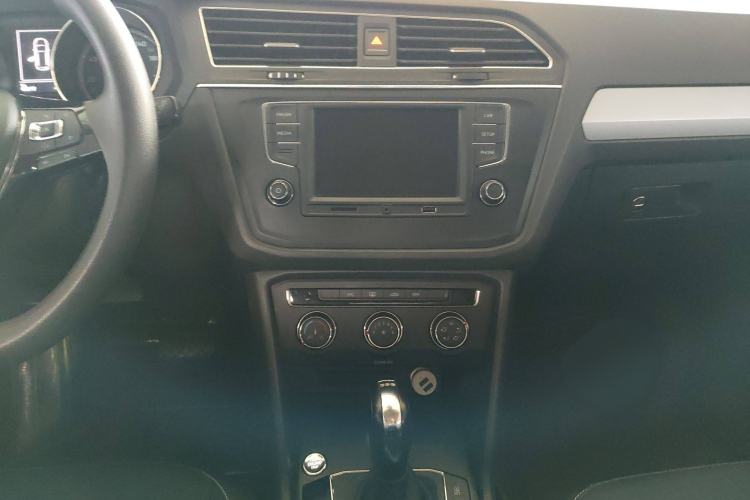 Used Volkswagen Tiguan L 2017 330TSI Automatic Two-Wheel Drive Luxury Edition
