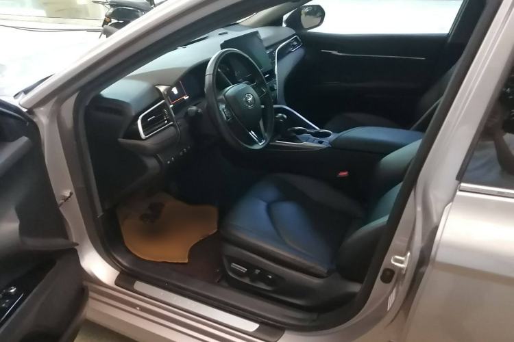 Used Toyota Camry 2021 2.5G Luxury Edition
