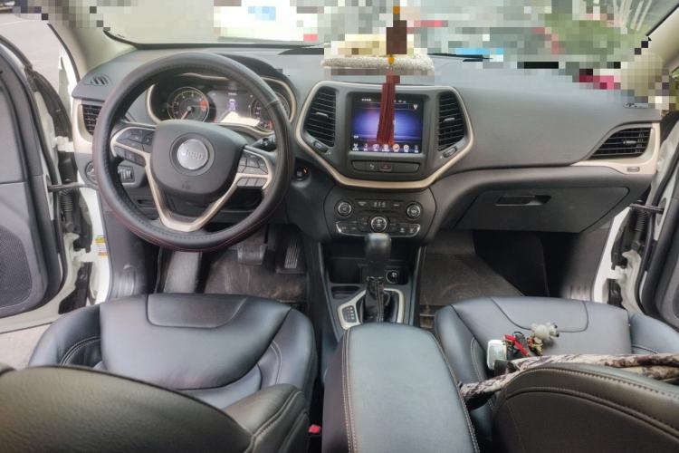 Used  Cherokee 2017 2.0L Superior Edition
