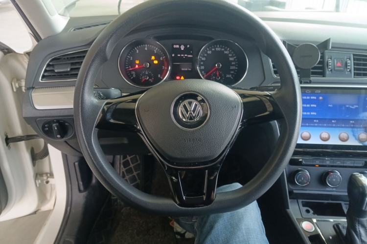 Used Volkswagen Lamando 2015 230TSI DSG Fashion Edition
