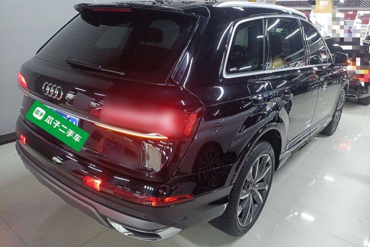 Used Audi Q7 2022 55 TFSI quattro S line Sport model
