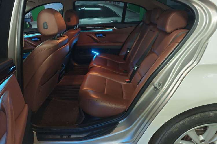 Used BMW 5 Series 2014 520Li Elegant Model
