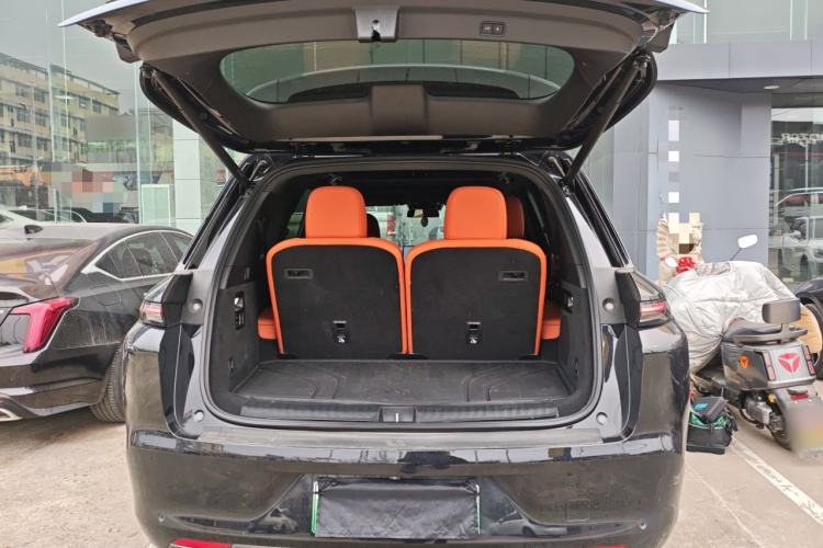 Used Li Auto L8 2023 Pro Model