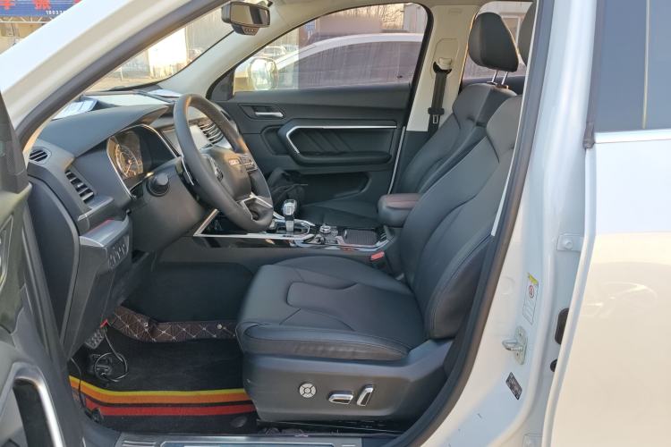 Used Haval H6 2017 Red Label 2.0T Automatic Two-Wheel Drive ZhiShang Model
